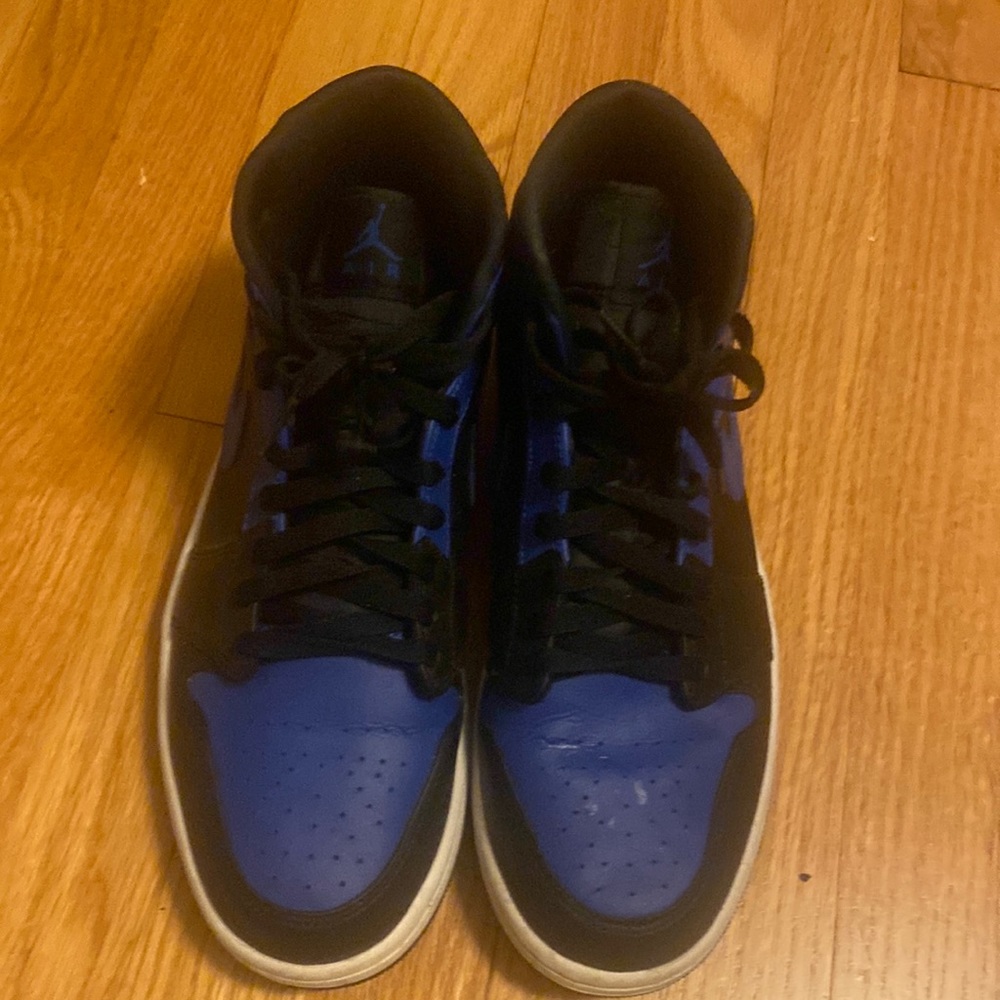 Air Jordan 1 Mid 'Hyper Royal'